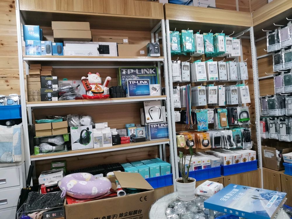 钟山区爱麒数码店
