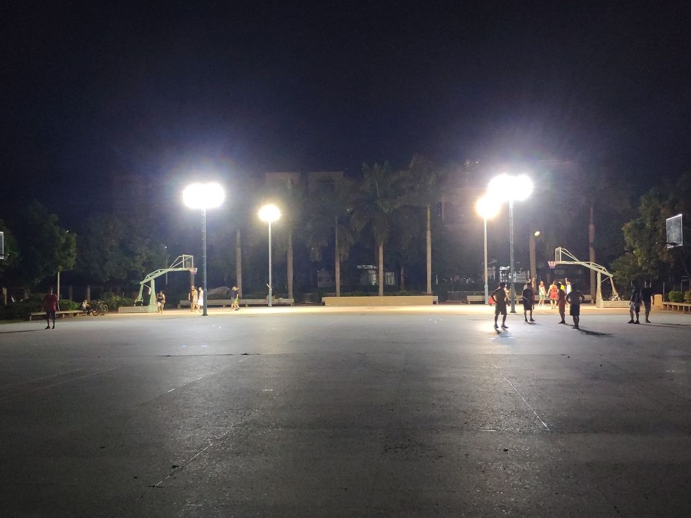 曙光农场篮球场