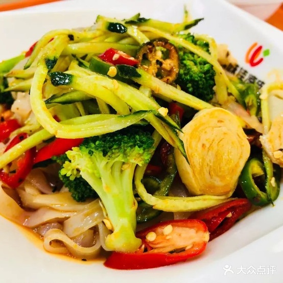 38°麻辣烫大武口梁皮桂林米粉(紫荆花店)