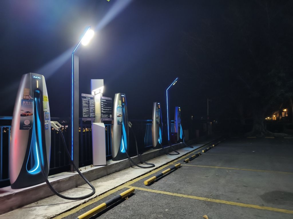 昊铂超充站(三亚亚龙湾奥特莱斯站)