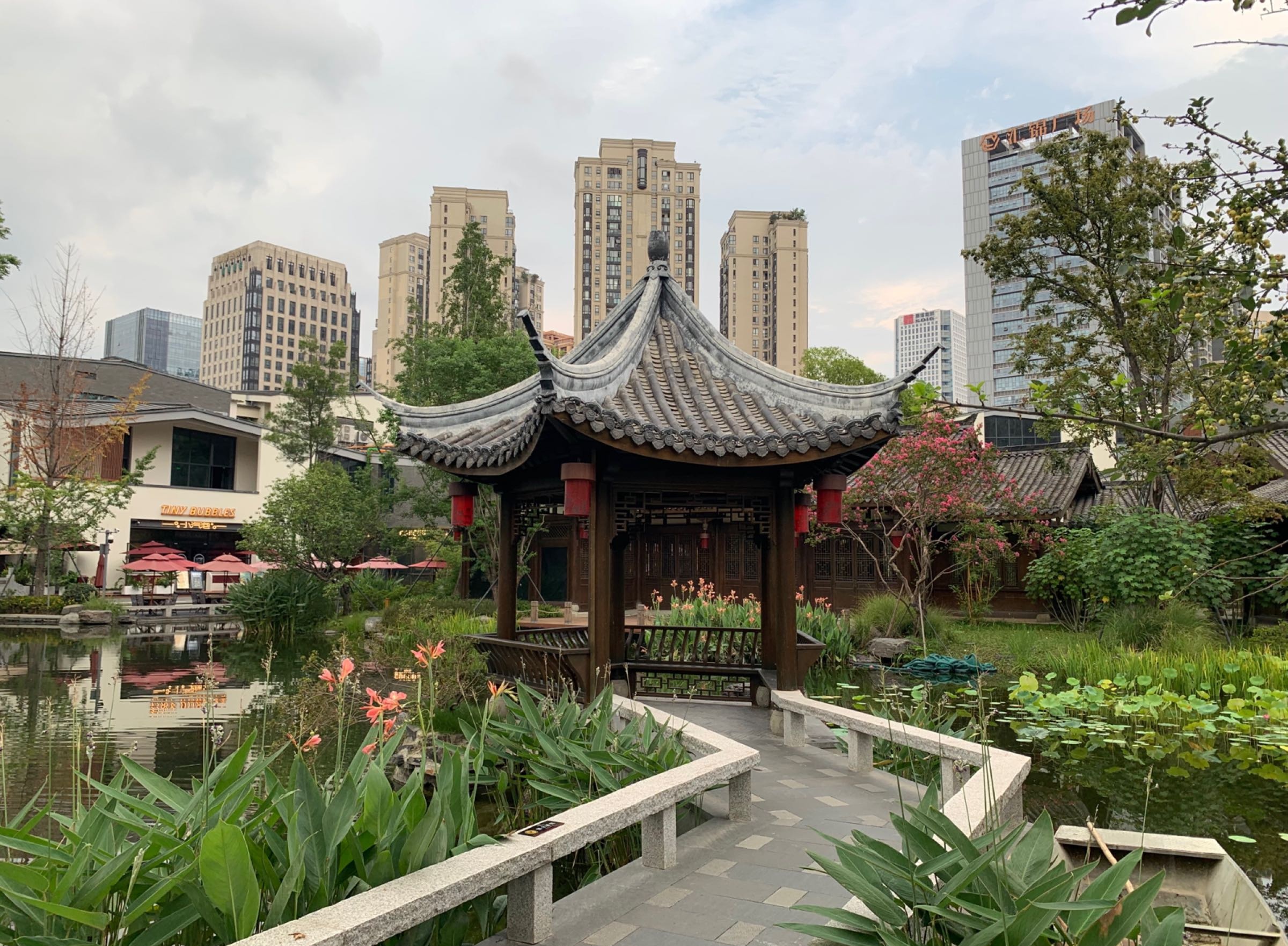 铁像寺水街