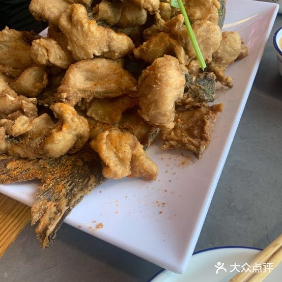 辣小九·巴蜀石锅鱼鲜毛肚火锅·金海湖水库活鱼