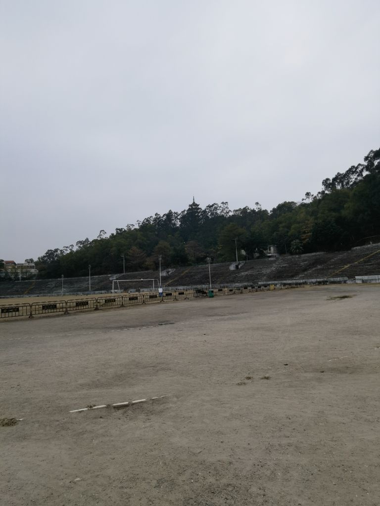 桥头体育中心-足球场