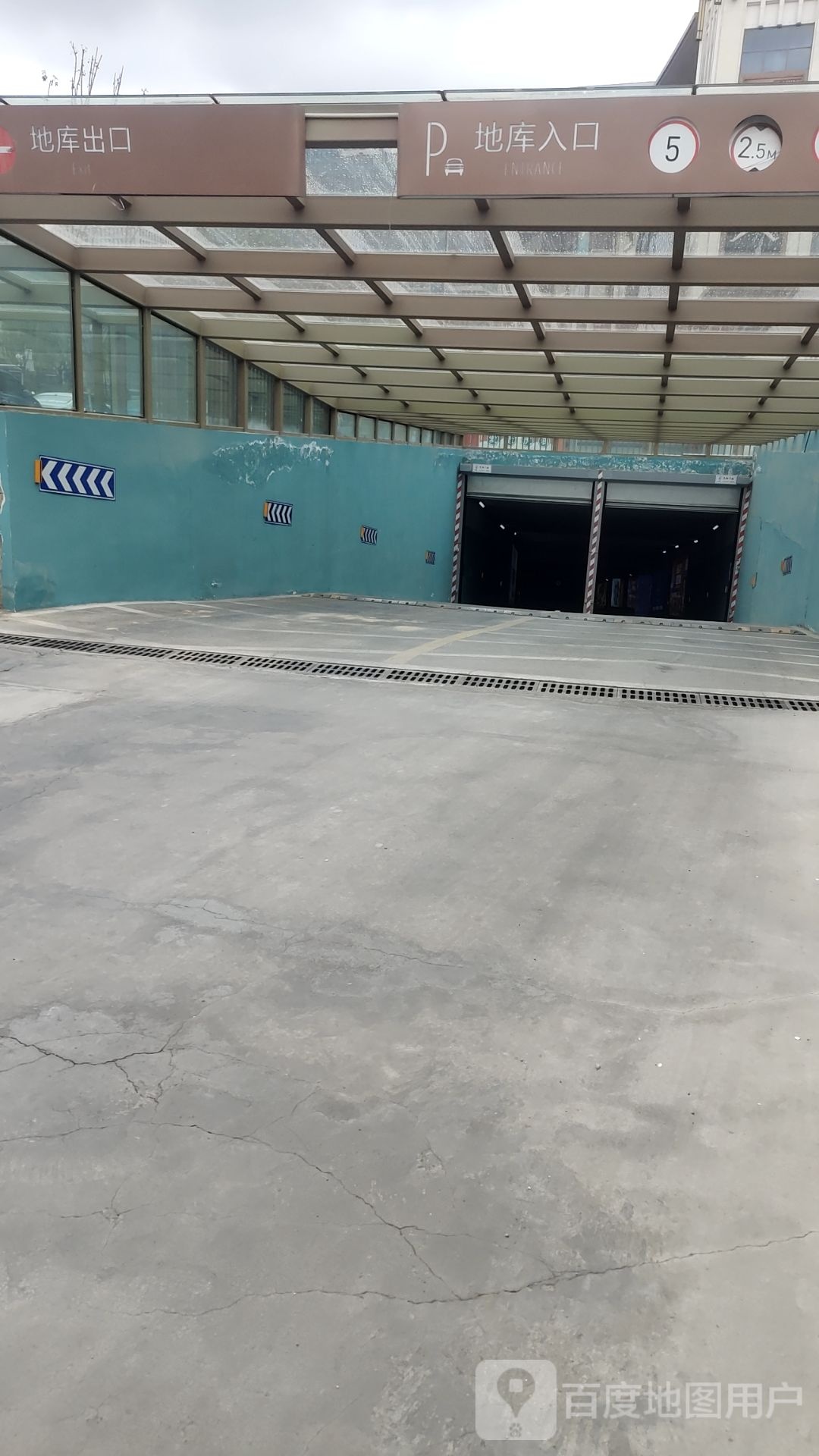 西宁王府井购物中心(大象城店)-地下停车场