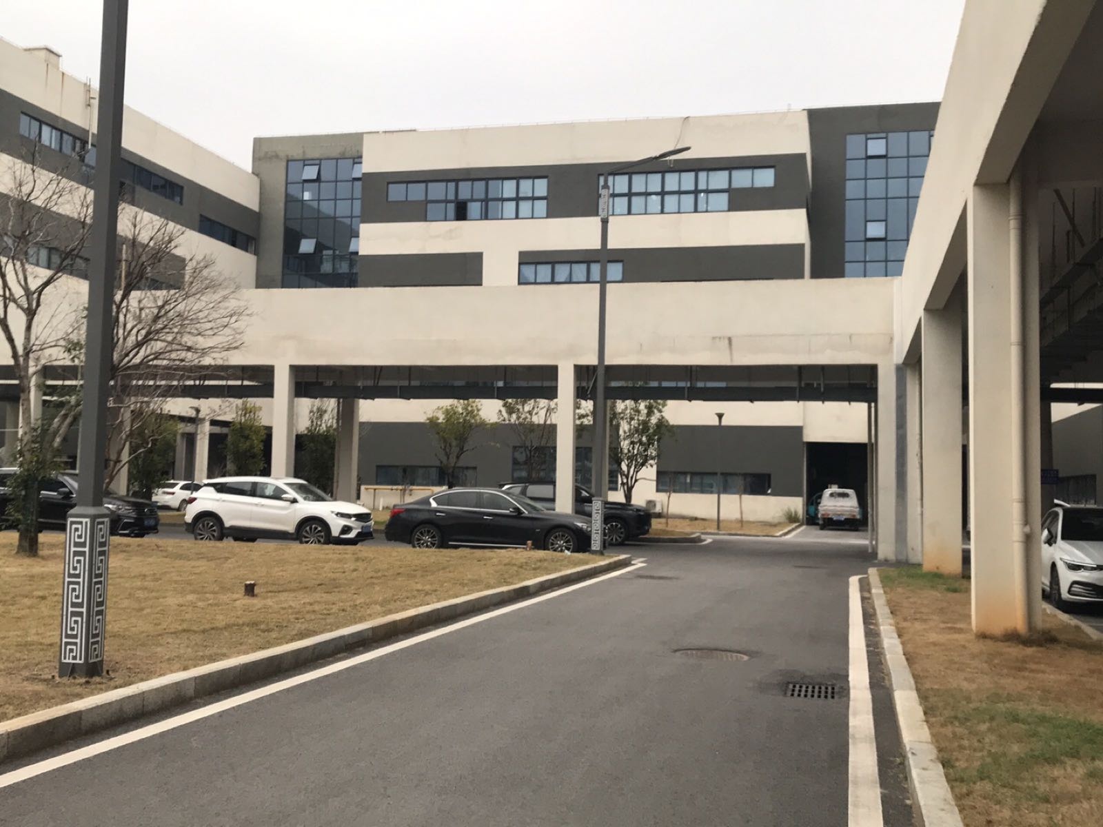 江西省景德镇市化石陶瓷有限公司