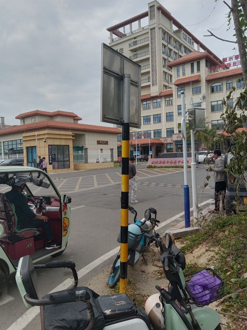 陵水黎族自治县中医院(新院区)-东门