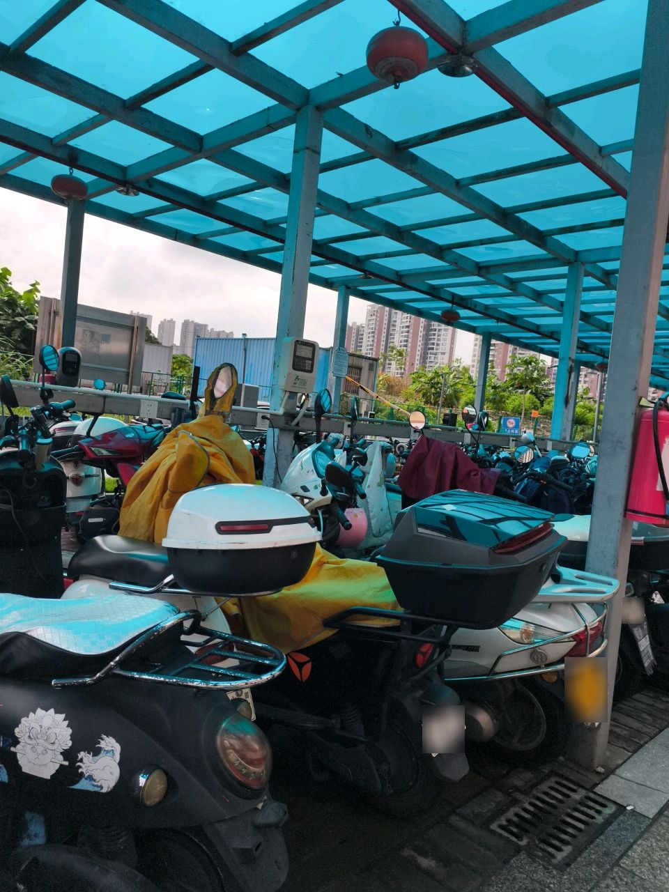 能效邻里共享汽车充电站(广东省佛山市顺德区伦教碧桂园珑湾苑)