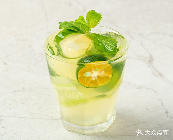 满口牛奶水果捞