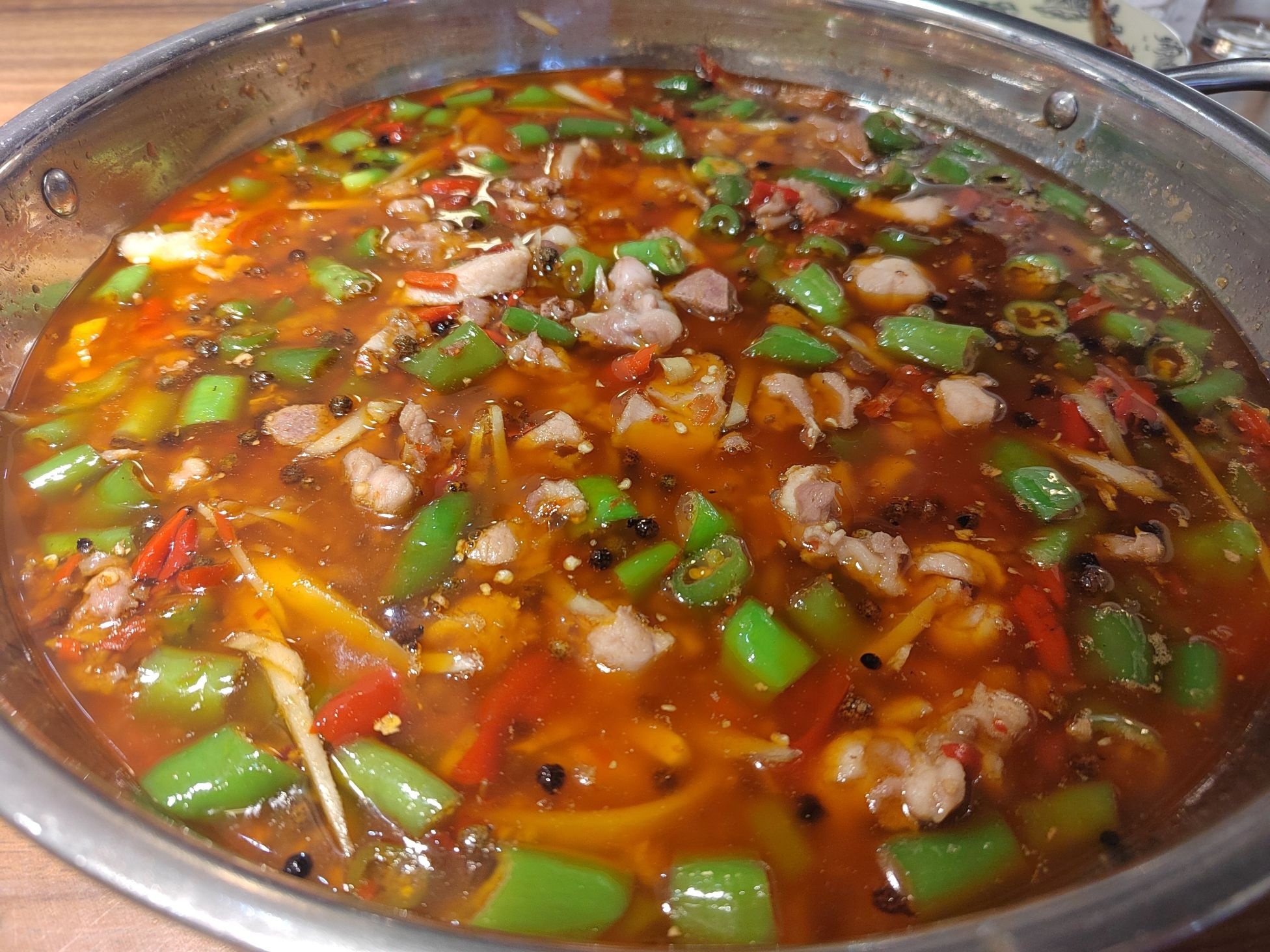 鸿聚鸿鹤仔姜鲜锅兔(总店)