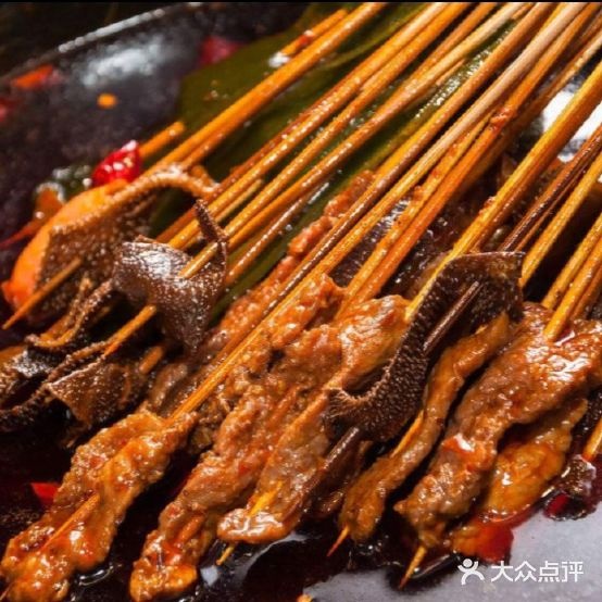 红灯笼串串香香火锅(实验中学店)