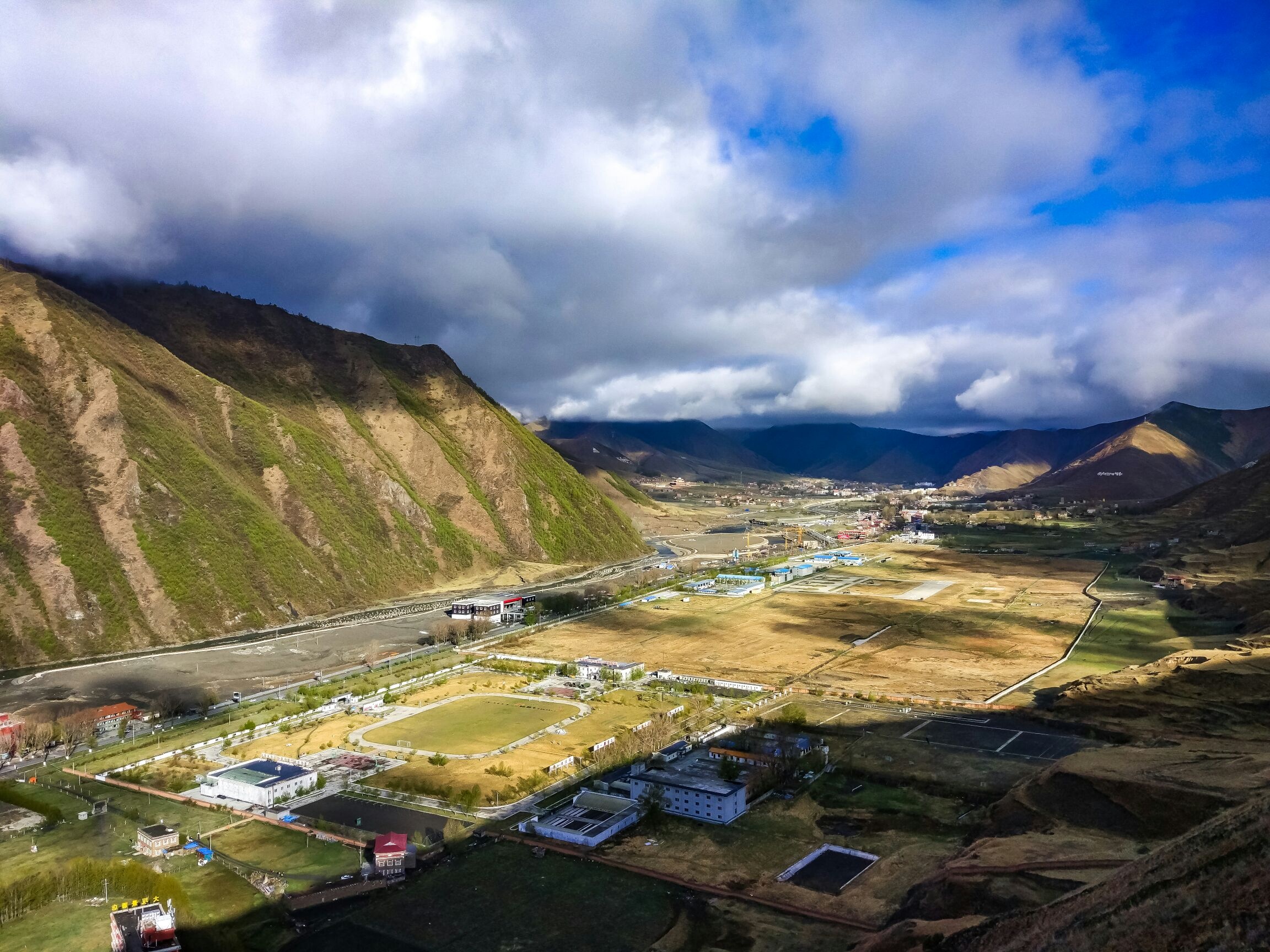 贡嘎雪山观景台