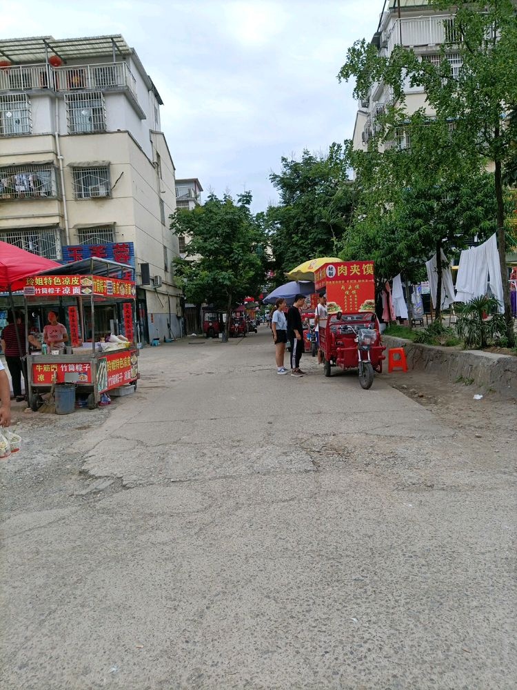 信阳农林学院-小食街