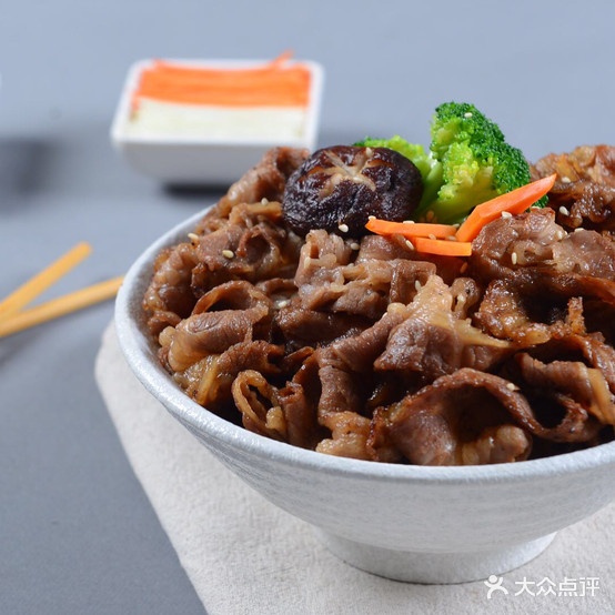嘢兽酱烧烤肉饭(泰安店)