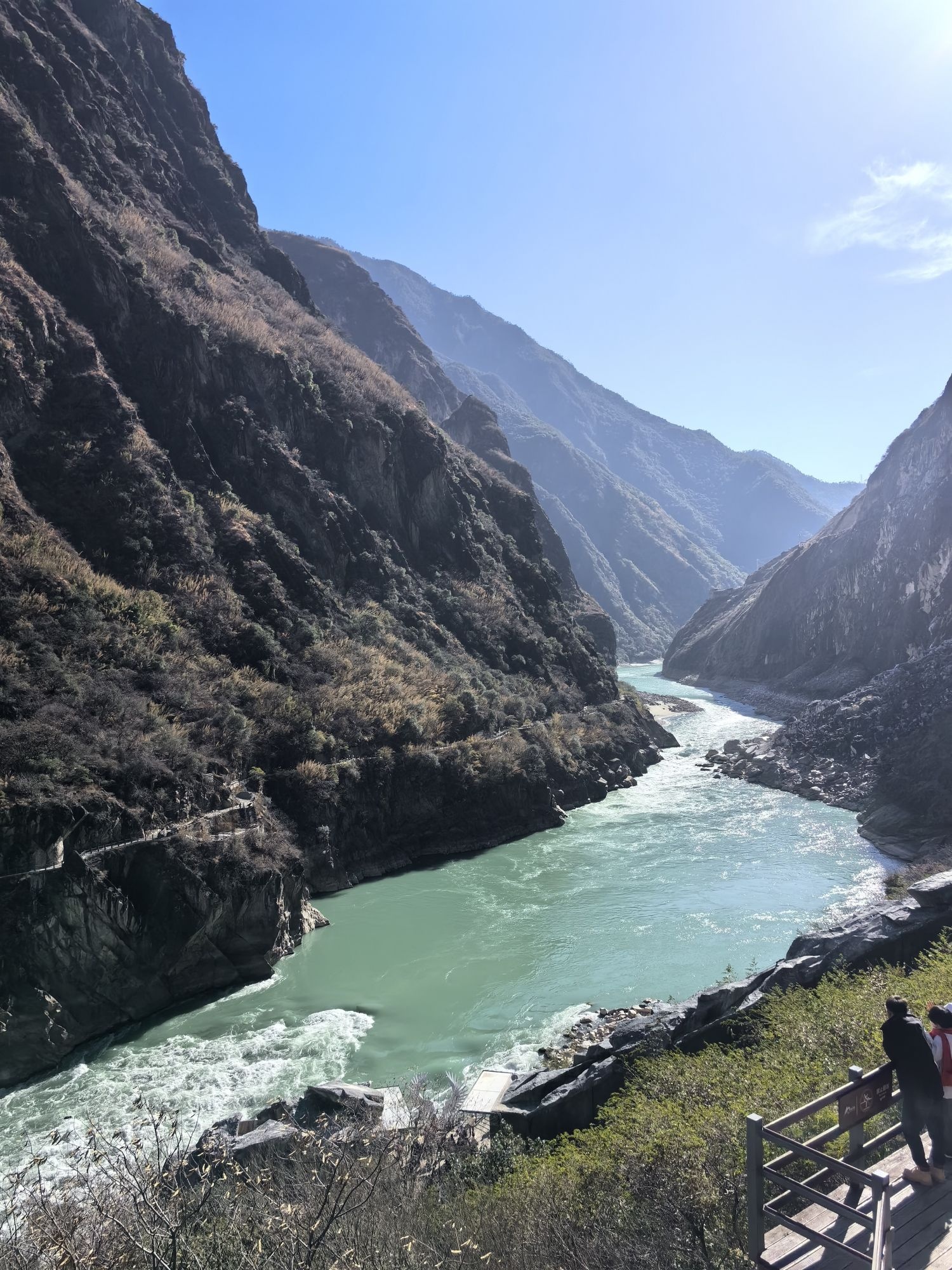 虎跳峡风景区管委处