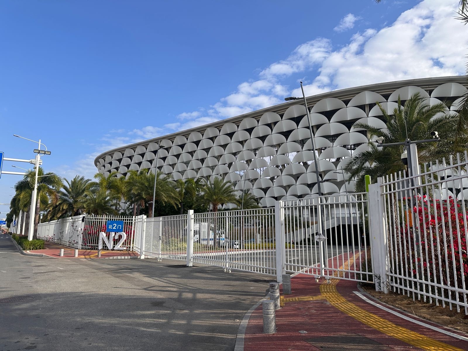 三亚市体育中心(北2门)