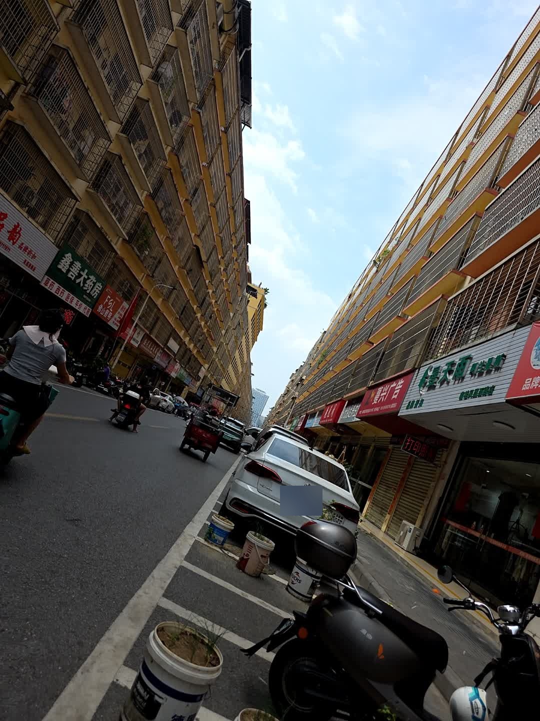 利华五金(凤凰路店)