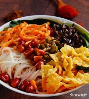 趣捞·螺蛳粉火锅(步行街店)