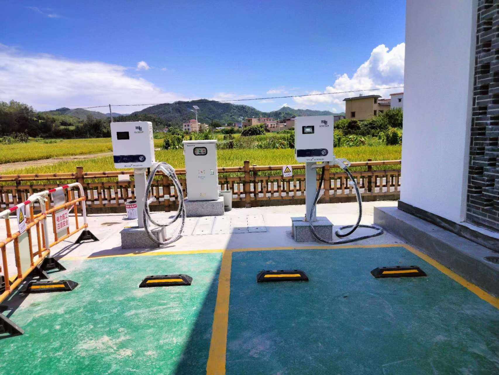 南网电动充电站(广东省清远市佛冈县水头镇新联村公共充电站)