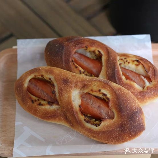 初炉蛋糕面包店