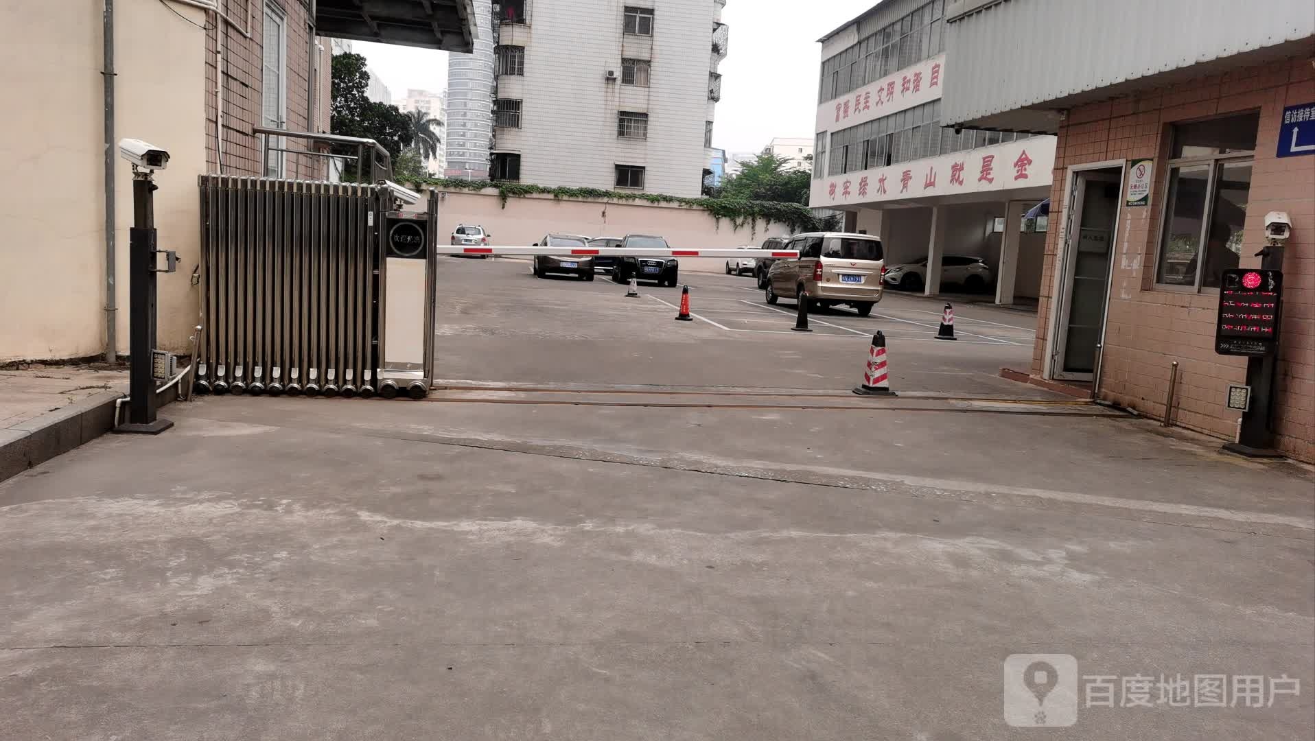 钦州市自然资源局停车场-出入口