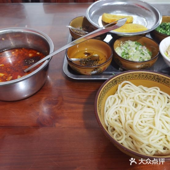 曹操荤汤饸饹食府