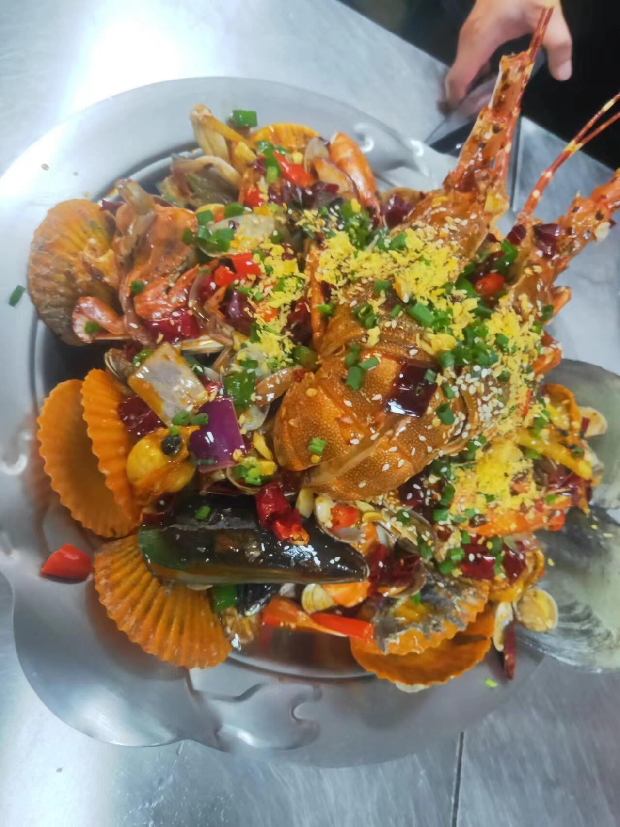 川湘龙船海鲜·绝味烧烤(鲜芒夜市店)