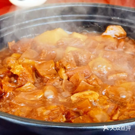 玉龙鹅庄海鲜美食府(陵水店)