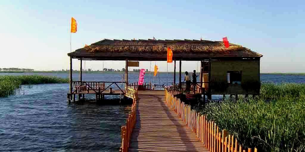 鹤鸣湖湿地温泉景区