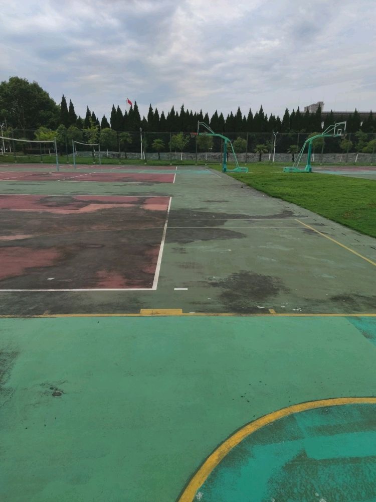 合肥工业大学(翡翠湖校区北篮球场)