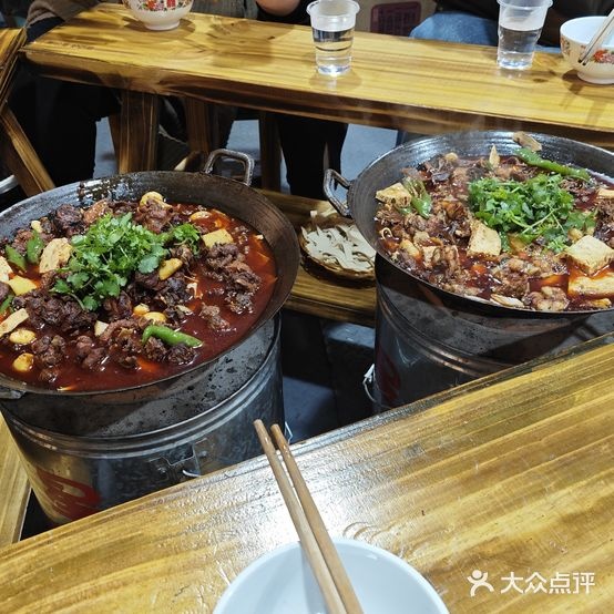 周哈星炉边菜(三塔路店)