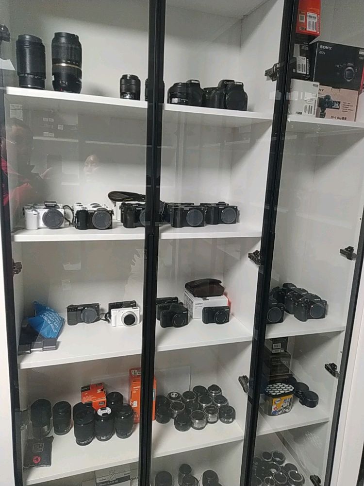 赣州市鲸鱼相机服务中心(二手摄影器材租售与回收)