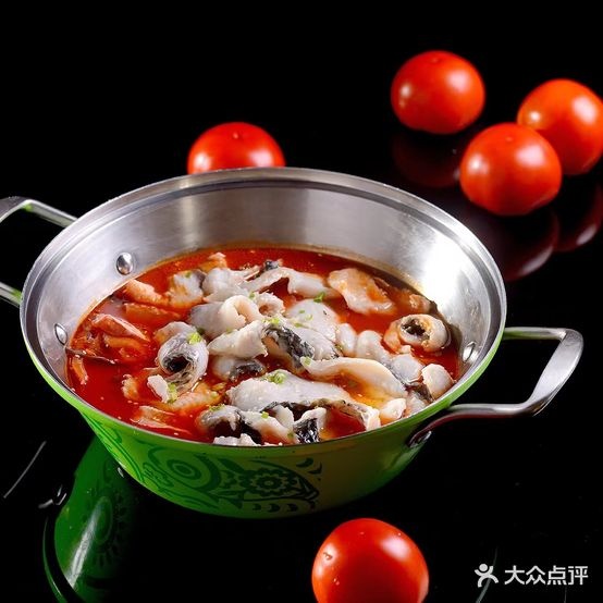 绲甬二李鲜鱼火锅(蓉花路店)