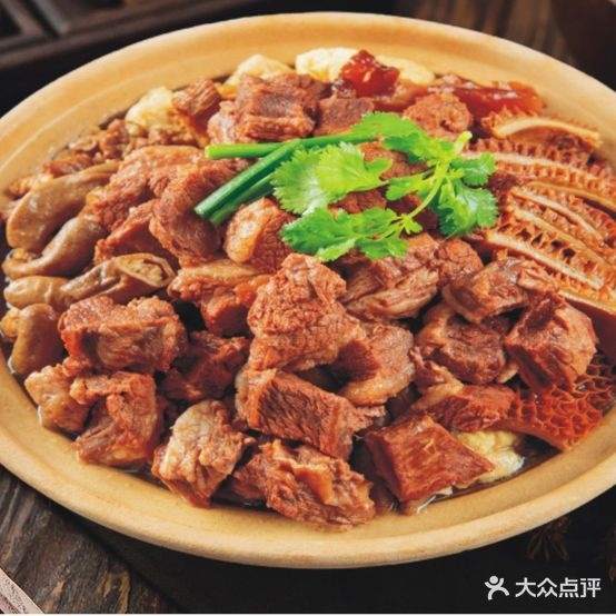 越王煲肉·牛腩牛雑煲(安漳路店)