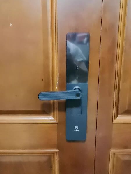 壹号开锁换锁指纹锁配汽车钥匙(宝湖湾店)