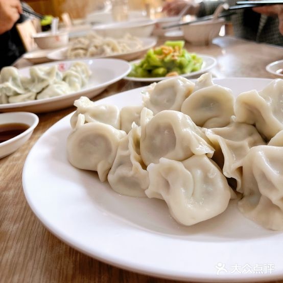一品鲜内金枪鱼饺子馆(陵县路店)