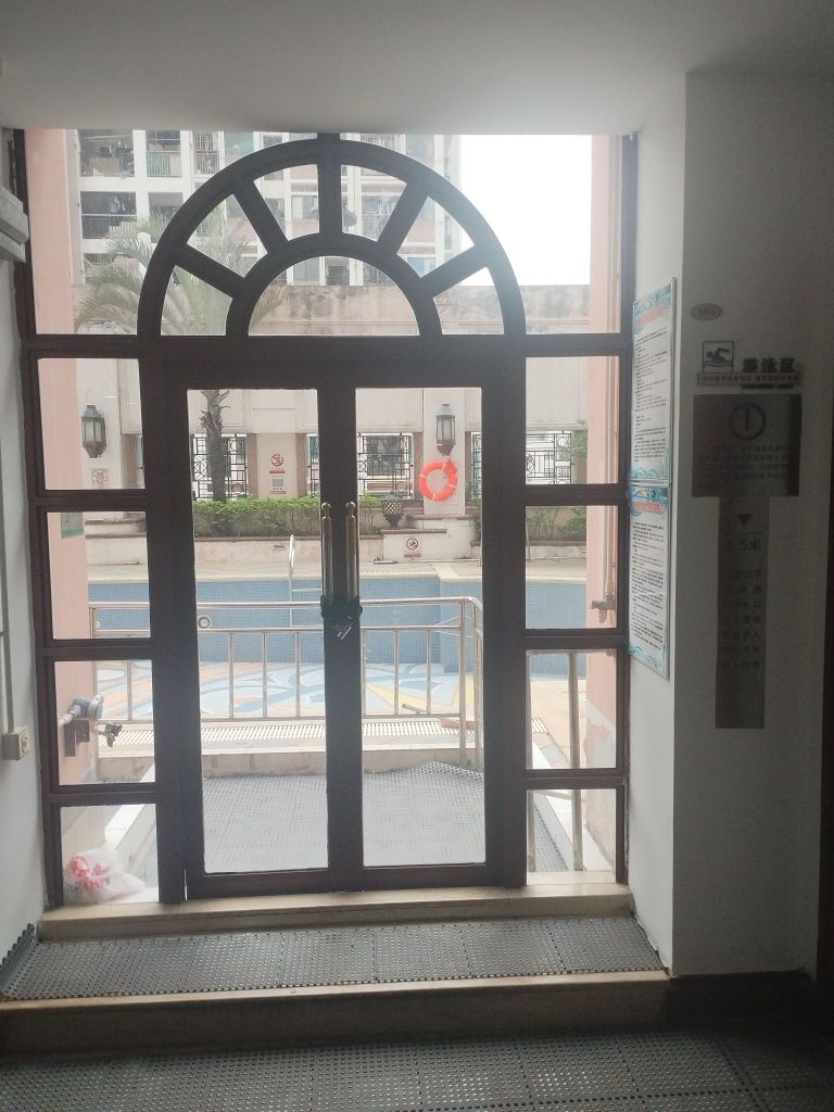 万科俊园游泳池