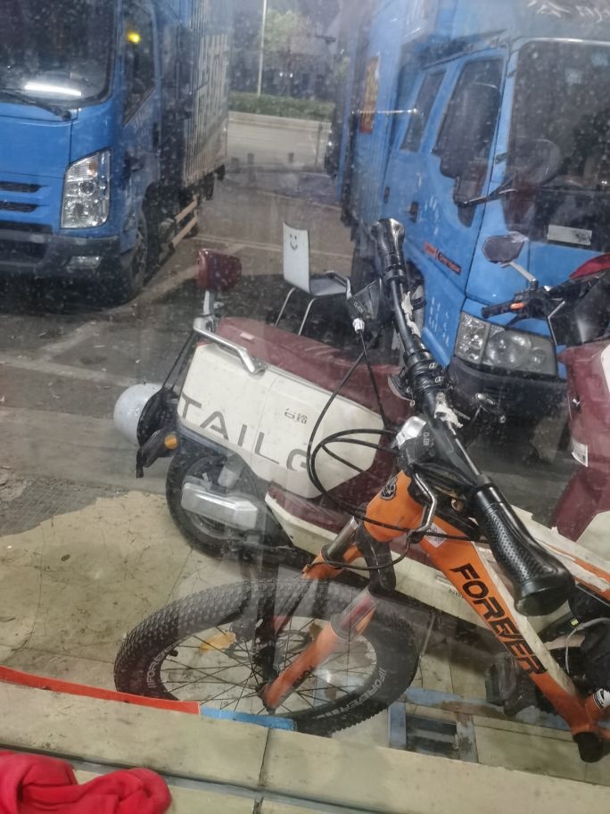 家和流动补胎搭电拖车救援