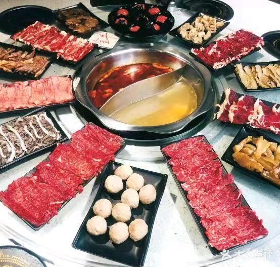 味汕有起糅箴潮烫牛肉火锅(中央城店)