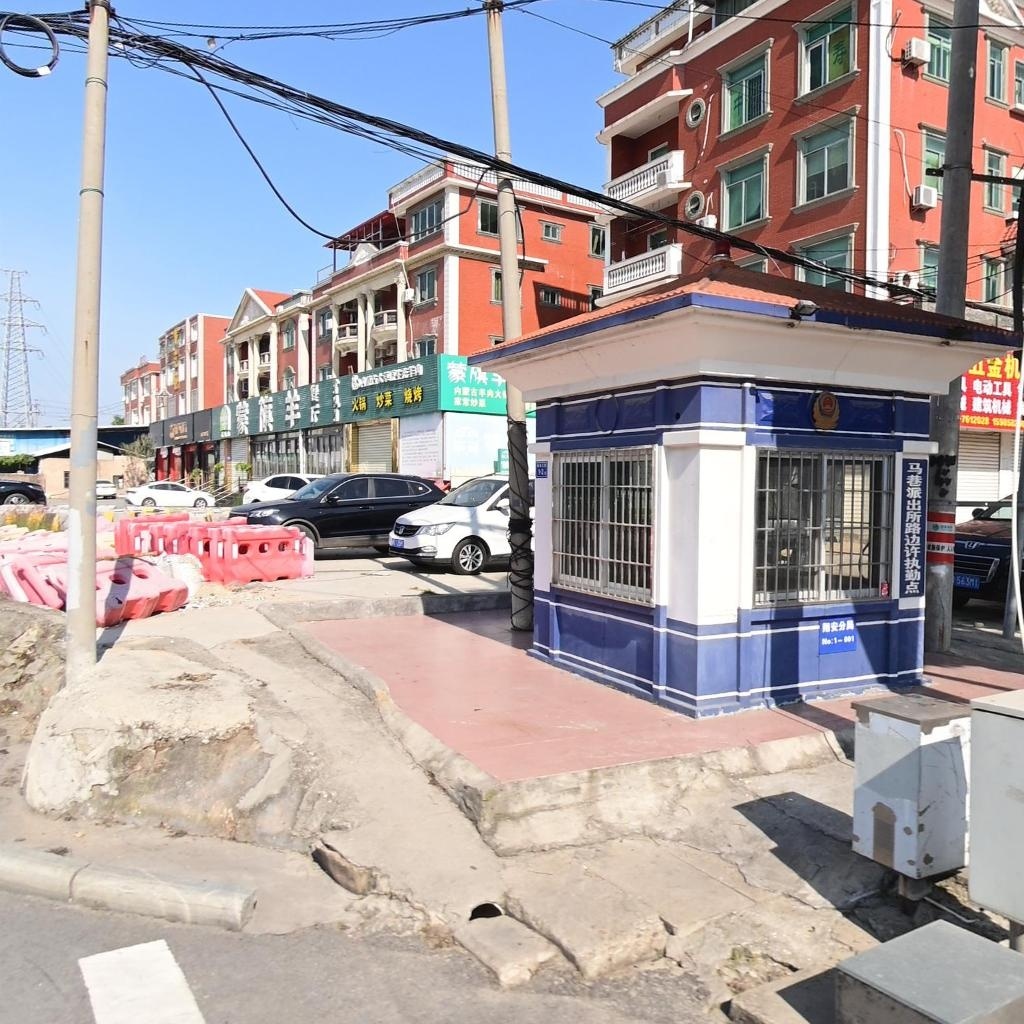 马巷派出所路边许执勤点