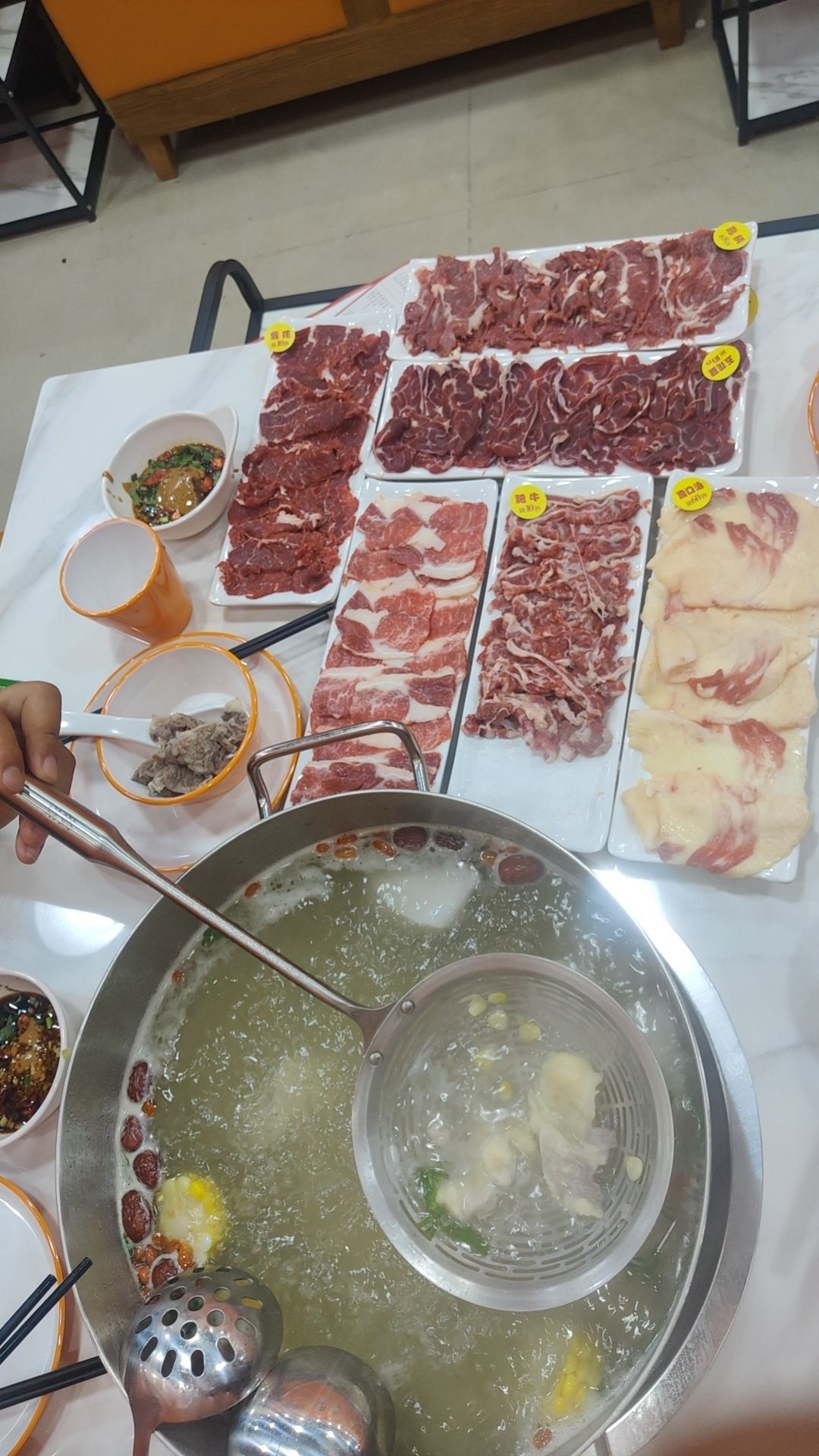 刘记牛极鲜潮汕牛肉火锅