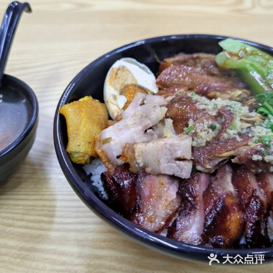 新财肉记港式烧腊碟头饭(湘春路店)