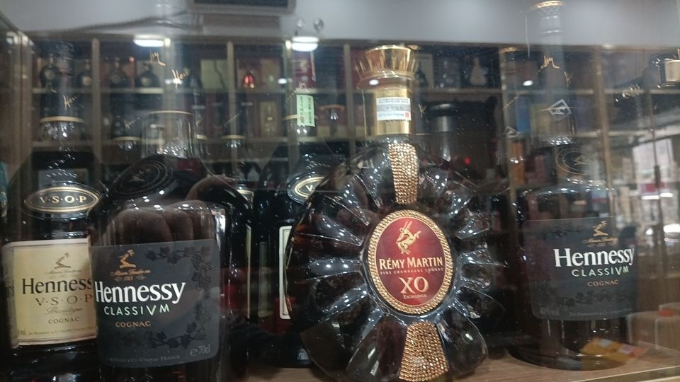 江明回收烟酒茅台酒洋酒回收礼品虫草鱼胶茶叶
