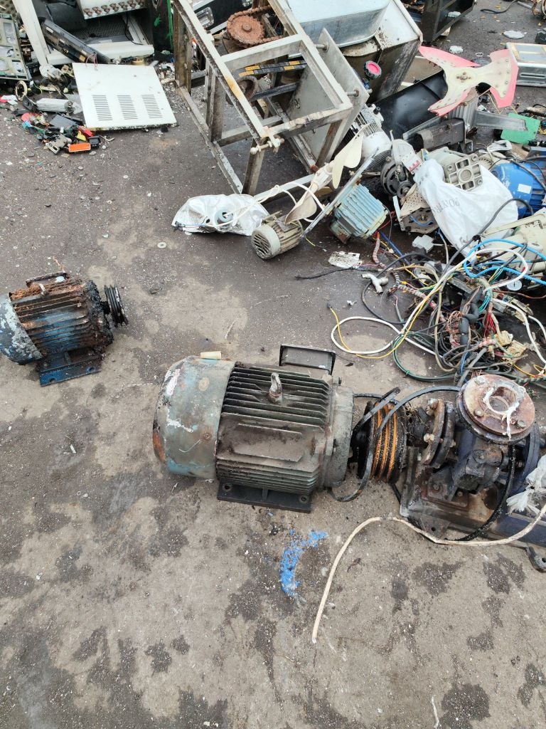 废品回收铜铝铁电线电缆回收