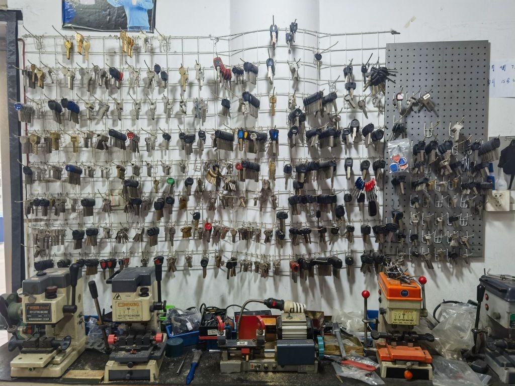 港城开锁修锁锁具