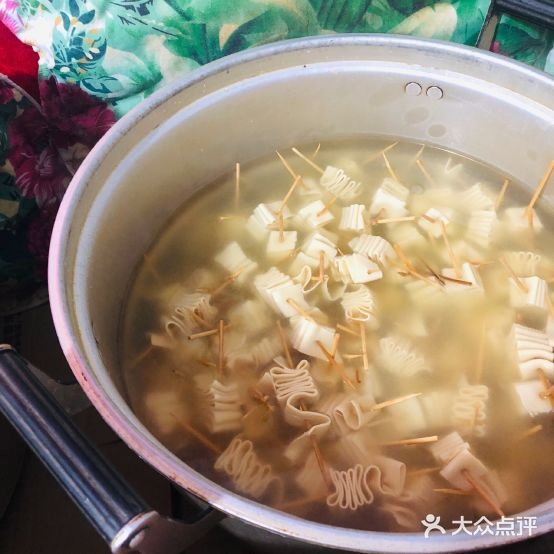 老太太烤腐串