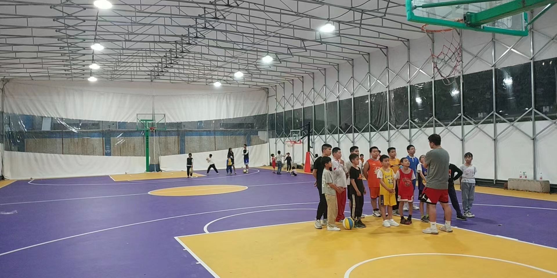 松岗OT篮球馆