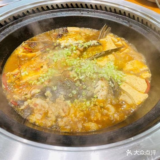 菁农山村铁锅炖