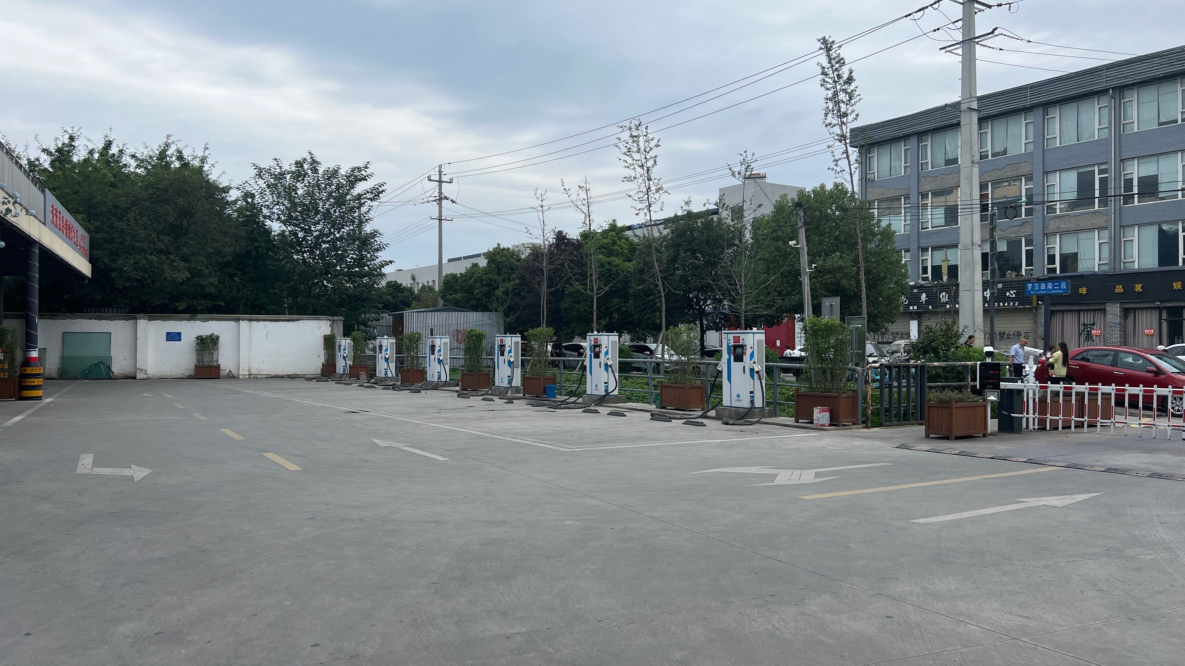 小桔充电充电站(电斯基双流彭镇中科聚辉充电站一期)