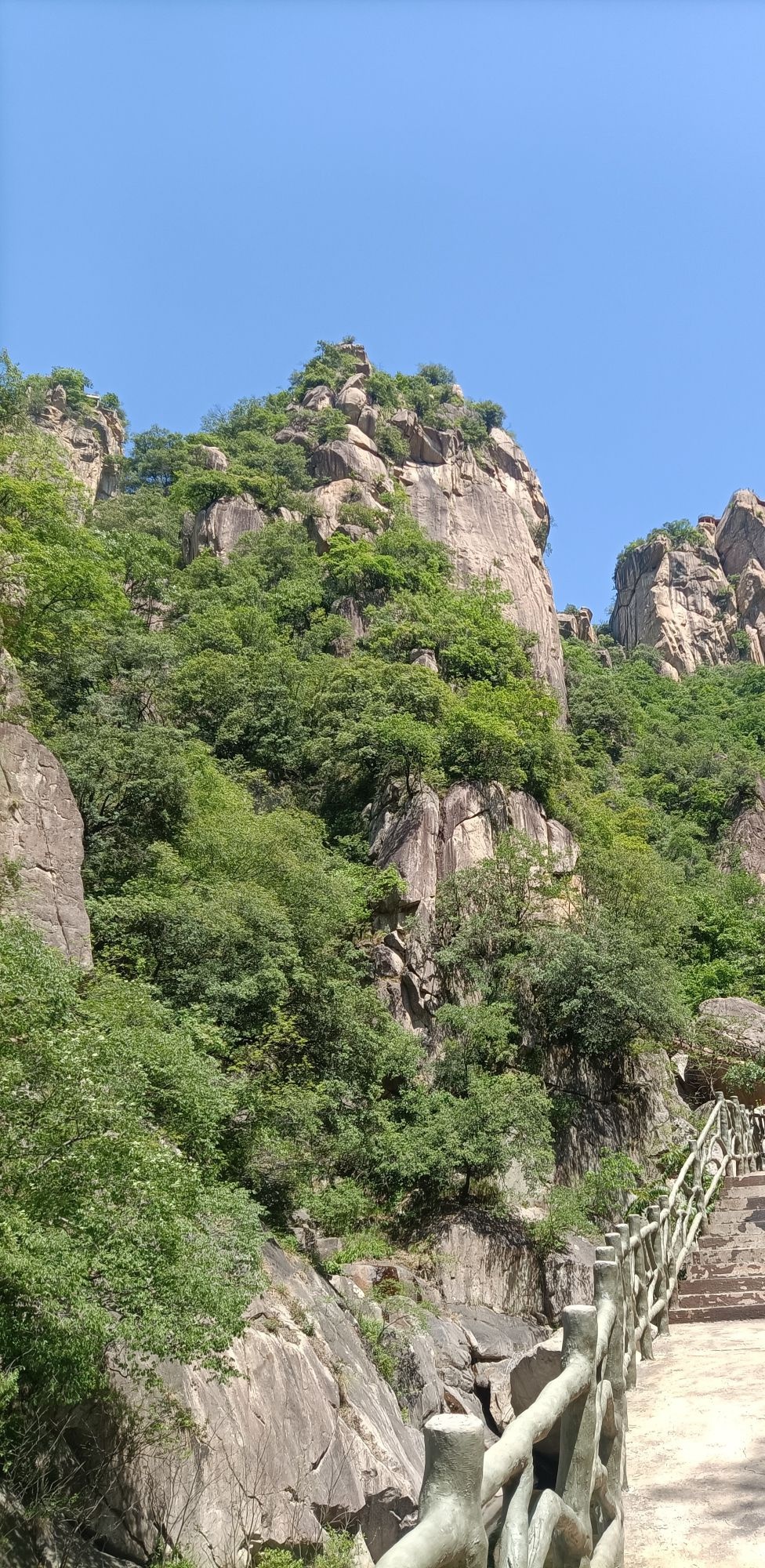 六羊山通天河景区