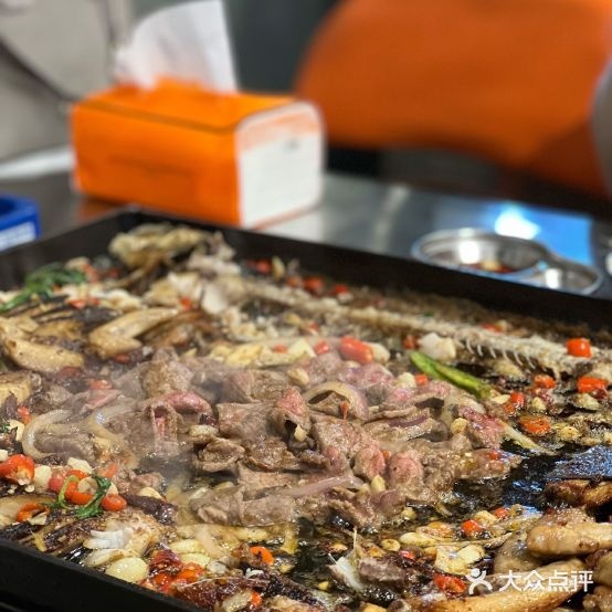 霸点蛮湖南特色铁板啥(银海店)